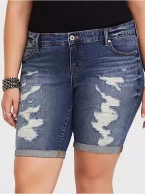 26 • Torrid • Boyfriend Bermuda Distressed Dark Blue Roll-Cuff Denim Shorts